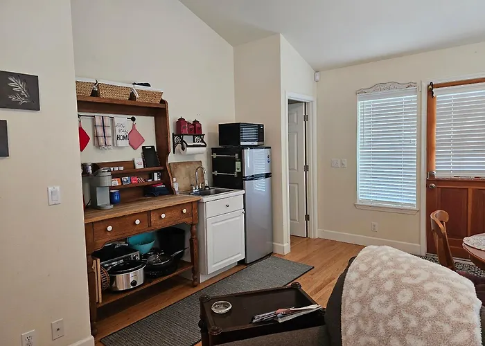 Charming, Private Cottage In Myrtle Creek