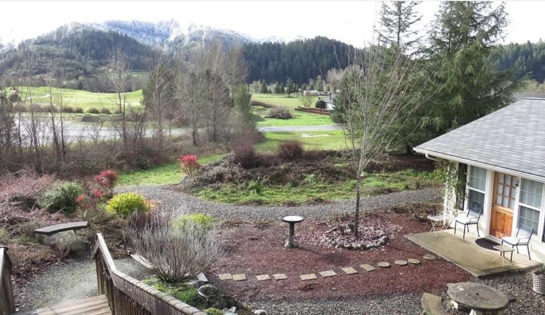 Charming, Private In * Myrtle Creek